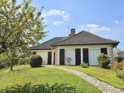 Maison Montlucon 5 pièce(s) 129.6 m2