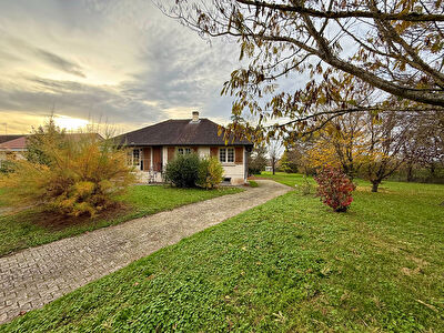 Maison Estivareilles 159 m2 avec parc arboré