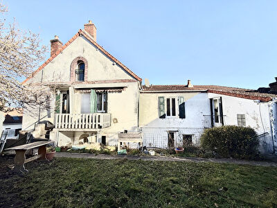 Maison Neris Les Bains 5 pièce(s) 133 m2