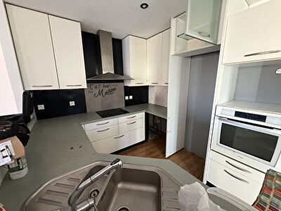 Maison Neris Les Bains 5 pièce(s) 133 m2
