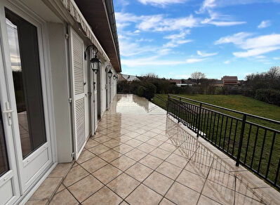 Maison Domerat 7 pièce(s) 169.13 m2