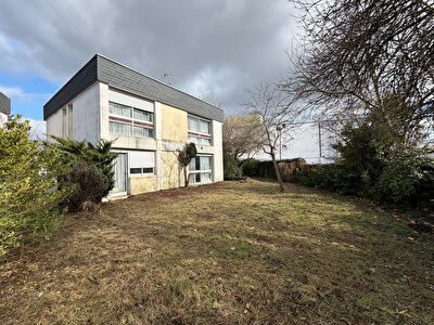 Maison Desertines 5 pièce(s) 111.6 m2