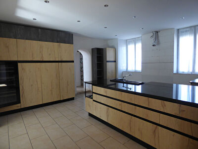 Maison Commentry avec piscine 4 chambres 160m²