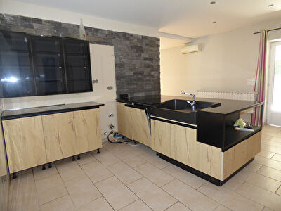 Maison Commentry avec piscine 4 chambres 160m²