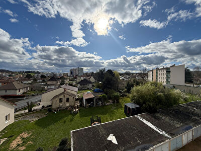 Appartement Montluçon dernier étage T3 avec garage