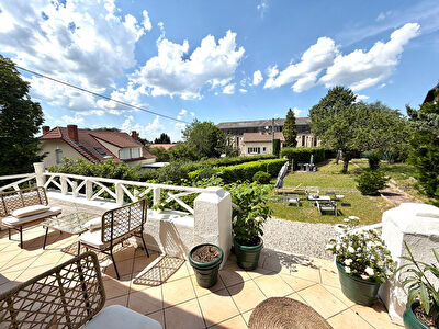 Maison Neris Les Bains 7 pièce(s) 136 m2