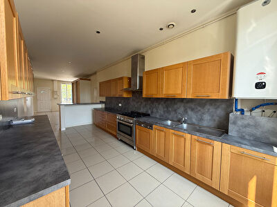 Appartement Montluçon 156 m2 avec garage et cour