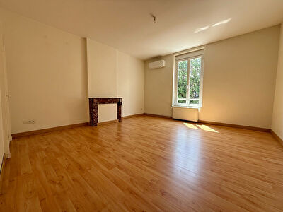 Appartement Montluçon 156 m2 avec garage et cour