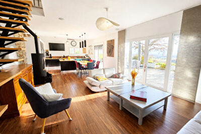 Maison contemporaine de 171 m² sur un terrain de 1 575 m².