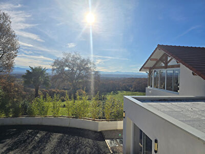 Maison contemporaine de 171 m² sur un terrain de 1 575 m².