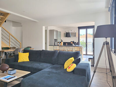 Appartement en duplex avec terrasse centre ARTIX 4 pièces 82 m²