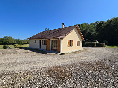 Maison de plain-pied de 94 m² sur un parc de 4 000 m².