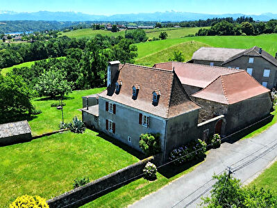 Maison Béarnaise Vielleségure 7 pièces 122 m²