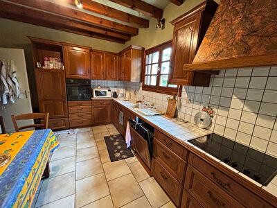 Villa en viager de 6 pièces sur terrain de 1300 m², POUILLON centre bourg