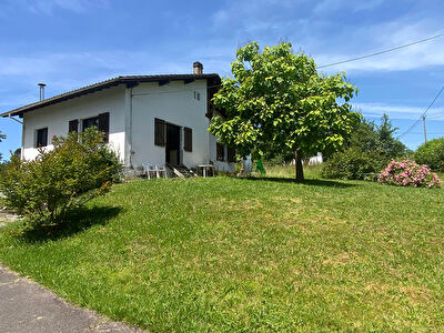 Maison de 6 pièces sur 6200 m2 de terrain, POUILLON