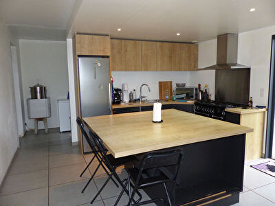 Maison de 6 pièces sur 6200 m2 de terrain, POUILLON