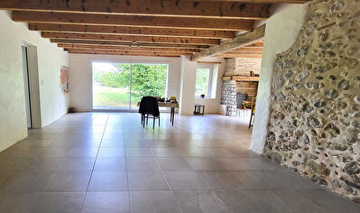 Ferme Landaise secteur Saint Vincent de Tyrosse, 7 pièces, 330 m² sur 8 661 m² de terrain.