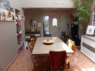 Villa d'architecte de 7 pièces et ses 2 gîtes, sur un parc de 3 200 m², HINX