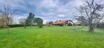 Maison Saint-Étienne-d'Orthe 8 pièces 217 m²