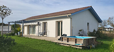 Maison contemporaine de plain pied, 4 pièces 95 m² sur 600 m², CAGNOTTE