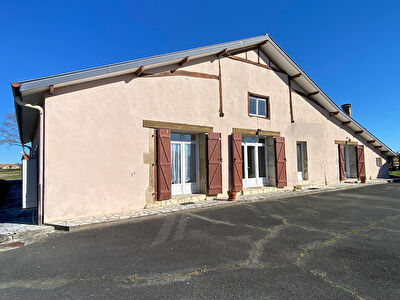 Ferme 11 pièces et ses dépendance sur 3,5 Ha POMAREZ