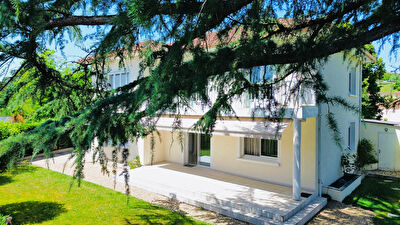 Maison Artix 8 pièces 190 m2