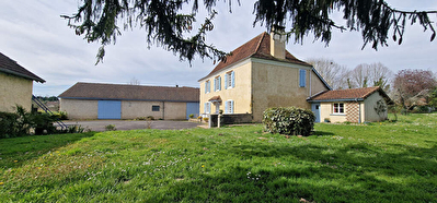 Propriété Béarnaise de 196 m² sur un parc de 3 328 m².