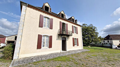 Maison de Maître avec dépendances proche Orthez 8 pièces 235 m²