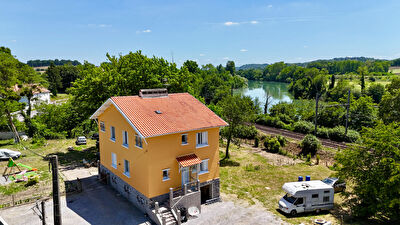 Maison divisée en 2 logements T5 avec garages proche ORTHEZ 10 pièces 170 m²