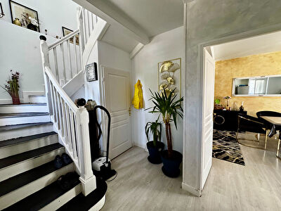 Maison divisée en 2 logements T5 avec garages proche ORTHEZ 10 pièces 170 m²