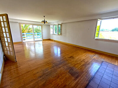 Maison PEYREHORADE 8 pièces 210m²