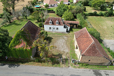 Maison Béarnaise de 79 m² et dépendances sur un terrain de 1961 m².