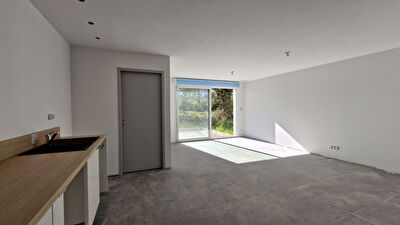 Appartement T4 81 m² avec terrasse et jardin proche ORTHEZ