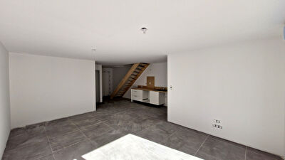Appartement T4 81 m² avec terrasse et jardin proche ORTHEZ