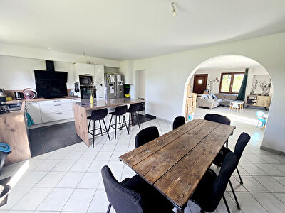 Maison de 140 m² sur un terrain de 835 m².