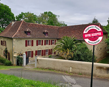 Belle béarnaise de 222 m² sur un parc de 4720 m².
