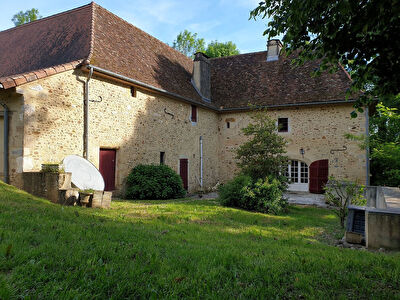 Belle béarnaise de 222 m² sur un parc de 4720 m².