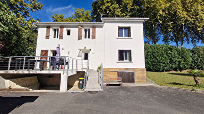 Maison Puyoo 5 pièces 140 m²