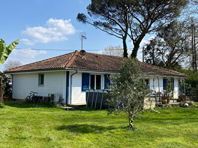 Maison contemporaine de plain pied, 6 pièces 120 m², sur terrain de 1500 m², secteur PEYREHORADE