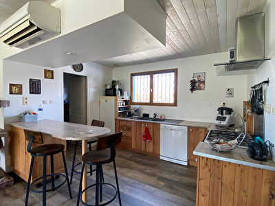 Maison contemporaine de plain pied, 6 pièces 120 m², sur terrain de 1500 m², secteur PEYREHORADE