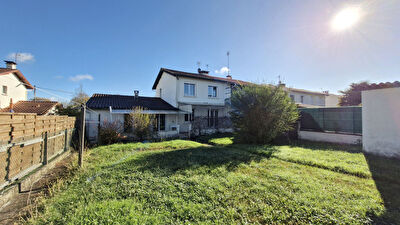 Maison 5 pièces 113 m² avec garage et jardin proche centre ORTHEZ