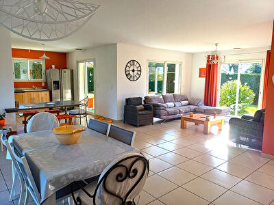 Maison SAINT-PÉ-DE-LEREN 5 pièces 141 m²