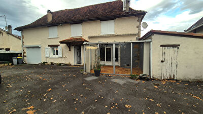 Maison Salies De Béarn 6 pièces de 120 m2.