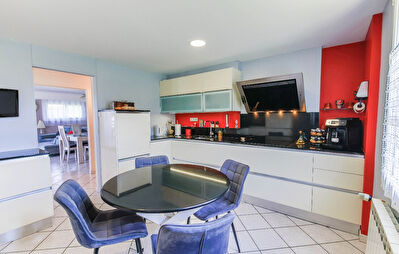 Maison Artix 8 pièces 227 m² sur 2 niveaux