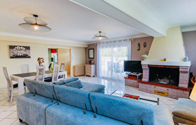 Maison Artix 8 pièces 227 m² sur 2 niveaux