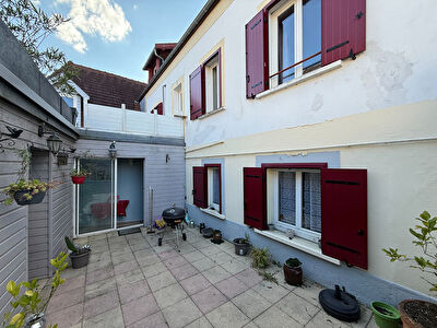 Maison de village Lagor 11 pièces 270 m²