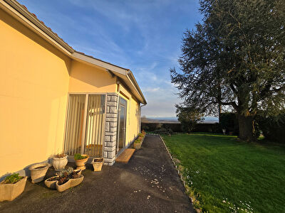 Maison de 99 m² sur un terrain de 1655 m².
