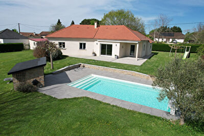 Contemporaine de 110 m² sur un terrain de 2 200 m²