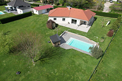 Contemporaine de 110 m² sur un terrain de 2 200 m²