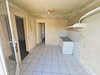Maison de ville de 101 m² à rénover entièrement.